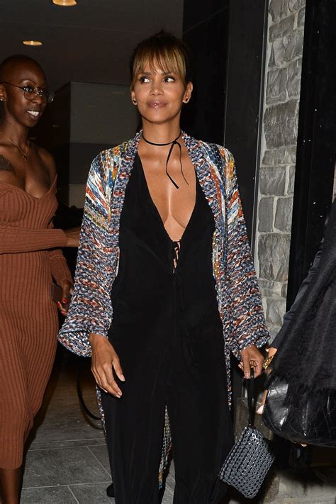 Halle Berry Flashes Side Boob And Posing Lace Lingerie - Thefappening.link