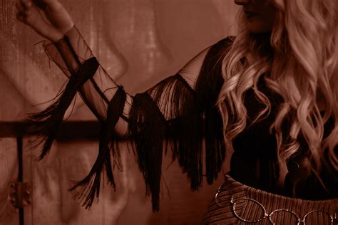 Lauren Hall Music – Charleston Rising Country Artist, Performer, and