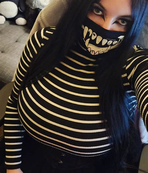 Esskayuwu (@esskayuwu) • Instagram photos and videos