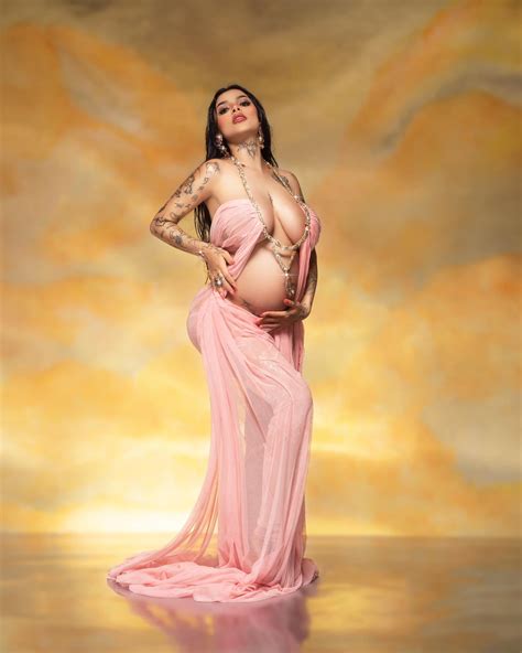 Ale Ruiz - Ale Ruiz added a new photo.