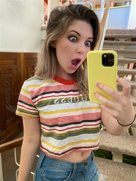 Belly Button | Scrolller