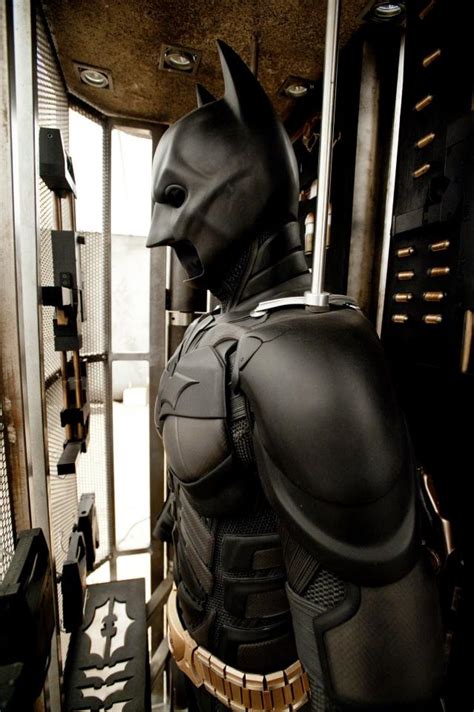 10 Awesome Behind-The-Scenes Photos From 'The Dark Knight Rises ...