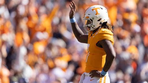 Joe Milton has hand in 3 first-half touchdowns, No. 19 Vols' defense ...