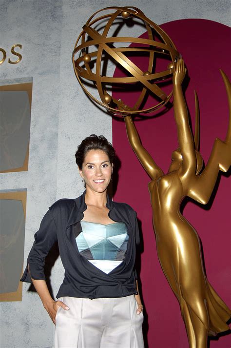 Top 50 Richest Actresses in The World - Hood MWR