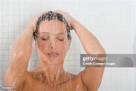Women Showering Photos and Premium High Res Pictures - Getty Images