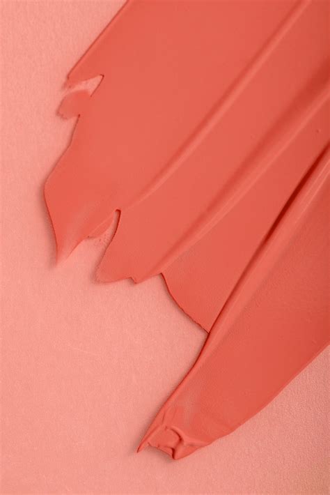 Entre douceur et sensualité, Peach Fuzz est la couleur de l’année 2024