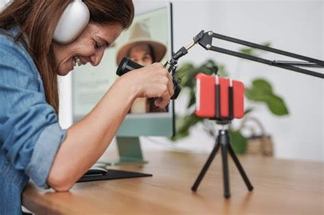 Audio vs. video podcasts - benefits and shortcomings | Solutium