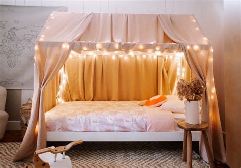 Easy Homemade Bed Tent - Hanaposy