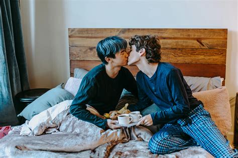 Naked Gay Men Kissing Photos, Download The BEST Free Naked Gay Men