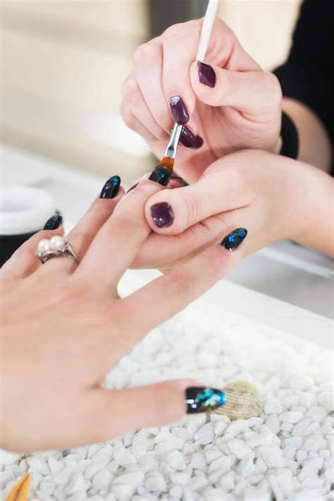 The Marvels of Nylon Gel Brushes in HEALTH AND SKINCARE / SOMATOLOGY