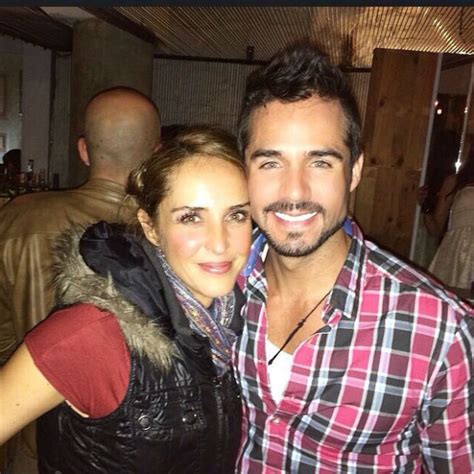 Foto: José Ron confirma su noviazgo con Irán Castillo