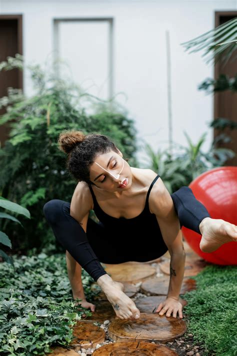 Petite Nude Yoga Photos, Download Free Petite Nude Yoga Stock Photos