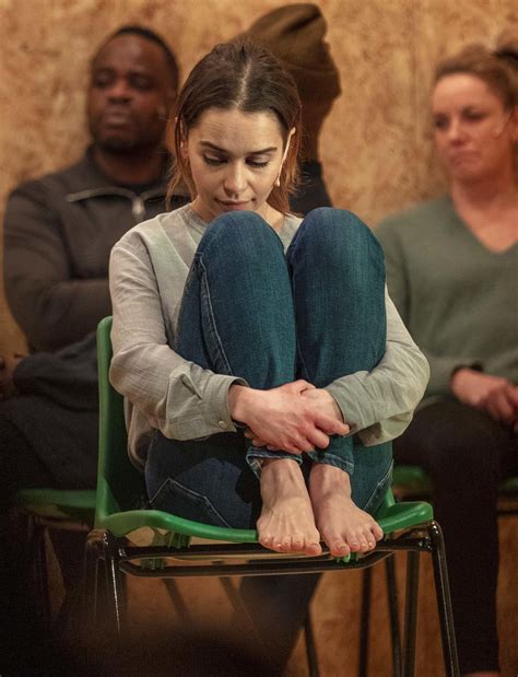 Emilia Clarke : r/JeansAndFeet