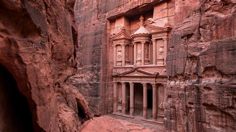 A Tomb with 12 Skeletons Found in ‘Indiana Jones’ Filming Location