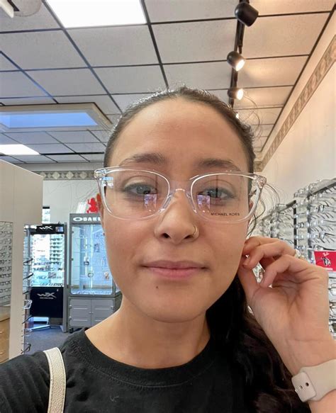 What type of glasses would be best for me? : r/glasses