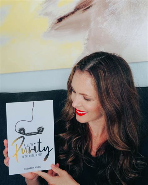 Brittni De La Mora - Home