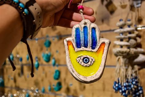 Hamsa Hand Symbol – What Does It Really Mean?