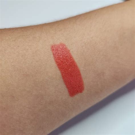 18+ Avon lipstick swatches to just plain help a gal out