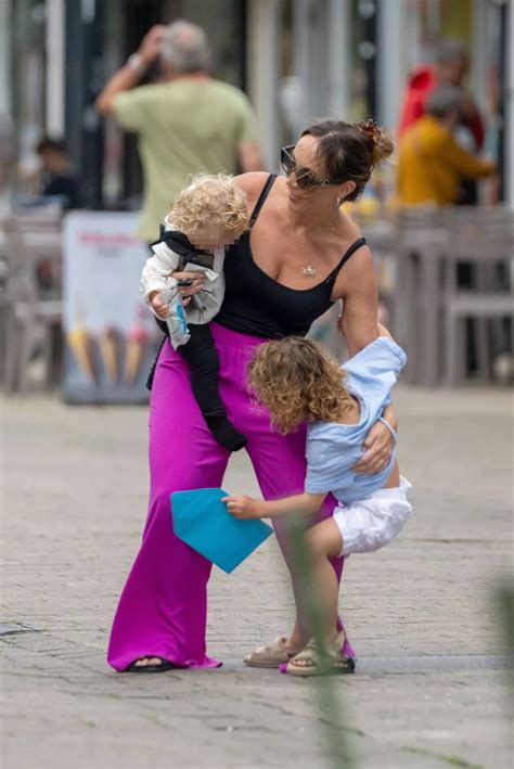 Lauryn Goodman 'performing' with message of 'family bonding' aimed at