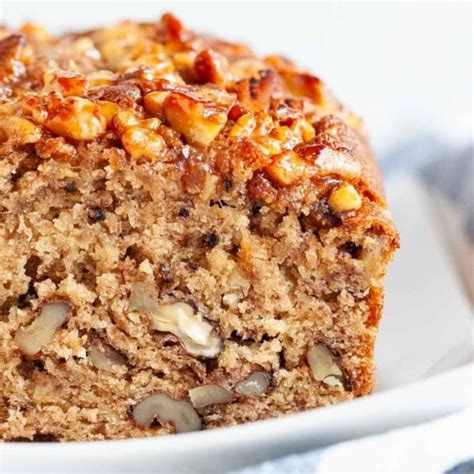 Easy and Moist Banana Nut Bread