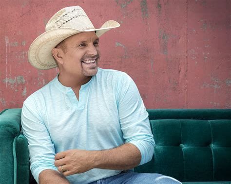 Garth Brooks Announces New Las Vegas Residency 'Garth Brooks/Plus ONE