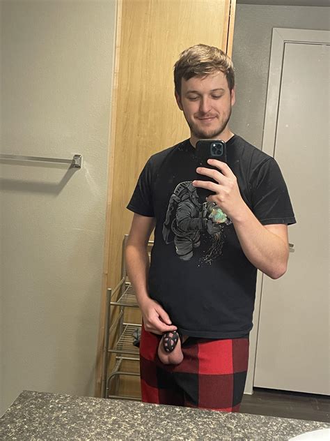 Decided to go down a size in cages before bed : r/gay_sph