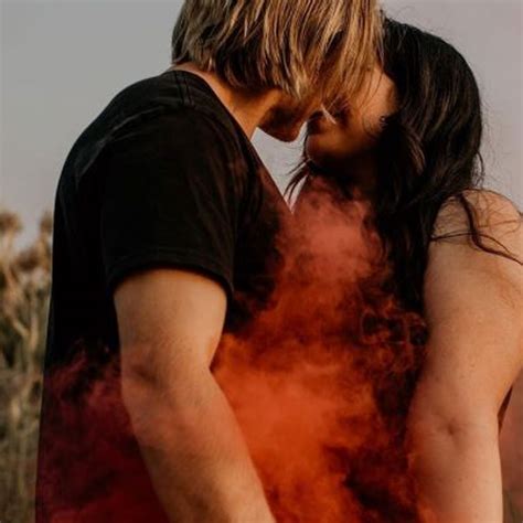 Color Smoke Bombs for Photoshoots, Events, & More | Utah Sparklers