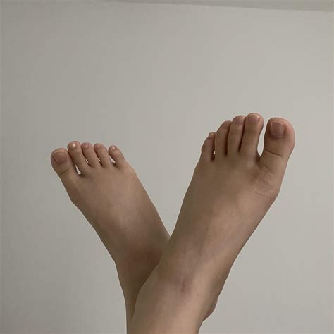 cute little asian feet 😊 | Scrolller