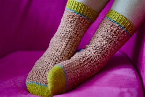 Sock Knitting Pattern / Knitting Pattern PDF / Colour Therapy - Etsy