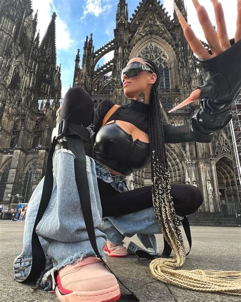 Elisa Albrich - Modelo OnlyFans 14 - ColorMusic