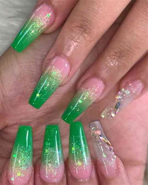 30+ Designs of The Hottest Green And Pink Ombre Nails Combo of the Summer