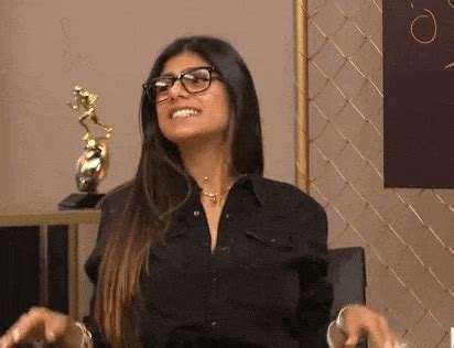 mia khalifa gif mia khalifa mia khalifa discover  share gifs