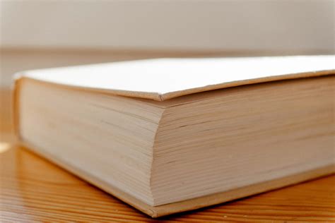 Обои книга на рабочий стол