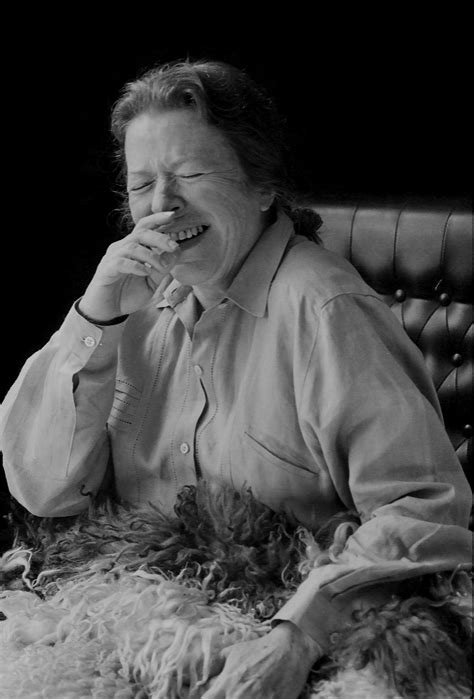 Hilda Hilst MIS: Uma mulher transgressora, curiosa e acima de tudo