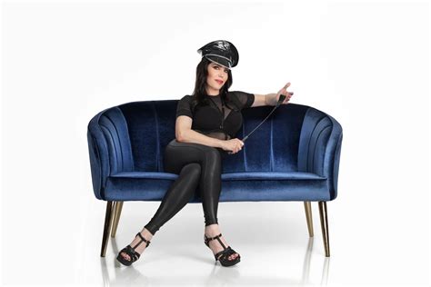 explore mistress natasha