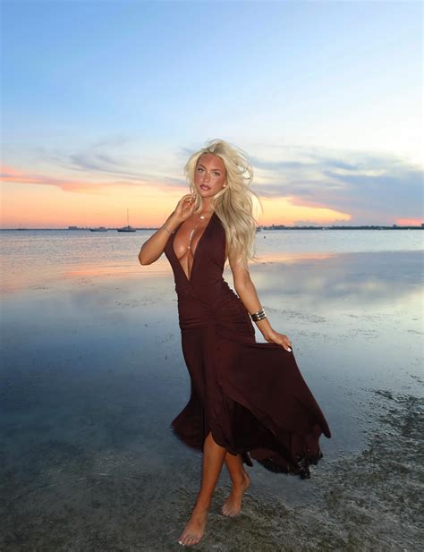 Marissa Ayers | all eyes on me and enjoy the show 🎪 | Instagram