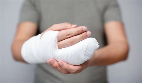 Hand Injuries at Work: Understanding Causes and Prevention - SRV Damage ...