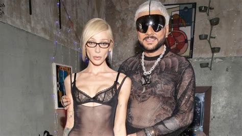 Russian celebs at 'almost naked' party stung by backlash - BBC News