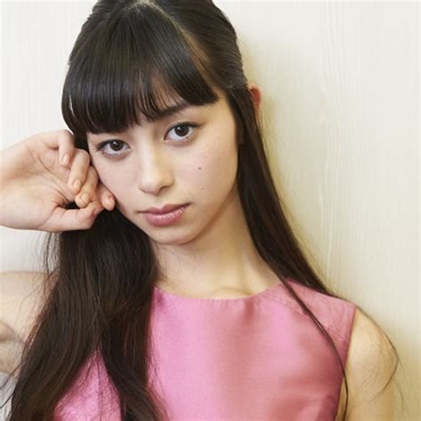吉岡里帆 脇フェチ画像25枚！ワンピースのワキ線や産毛はたまらんですwwww | アイドル村-グラビアエロ画像まとめサイト