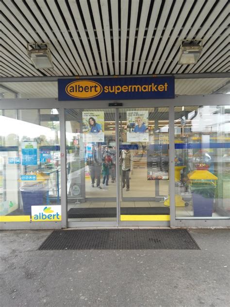 albert supermarket tobacco shops molakova  karlin prague