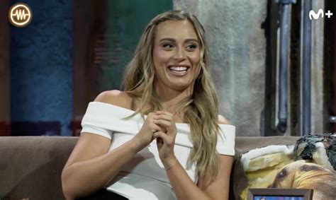 Paula Badosa visita 'La Resistencia' y le da a David Broncano una