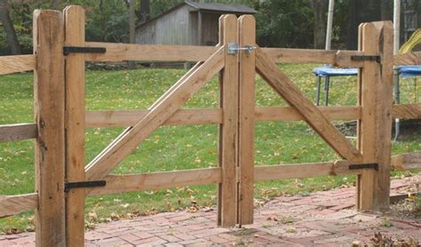 How to build a gate for a split rail fence - Builders Villa
