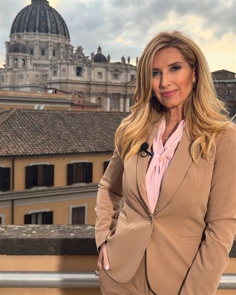 Bianca de la Garza (@biancadelagarzaofficial) • Instagram photos and videos