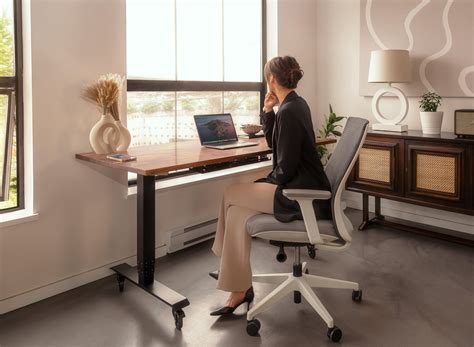 How To Adjust A Computer Table For Ergonomic Use - How to Adjust a Computer Table for Ergonomic Use: A Step-by-Step Guide ...