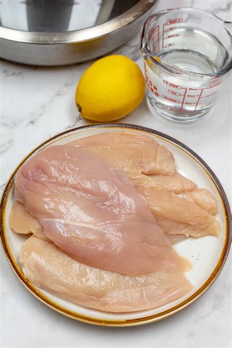 Easy Poached Chicken Breasts: Recipe For Tender, Juicy Chicken | Bake