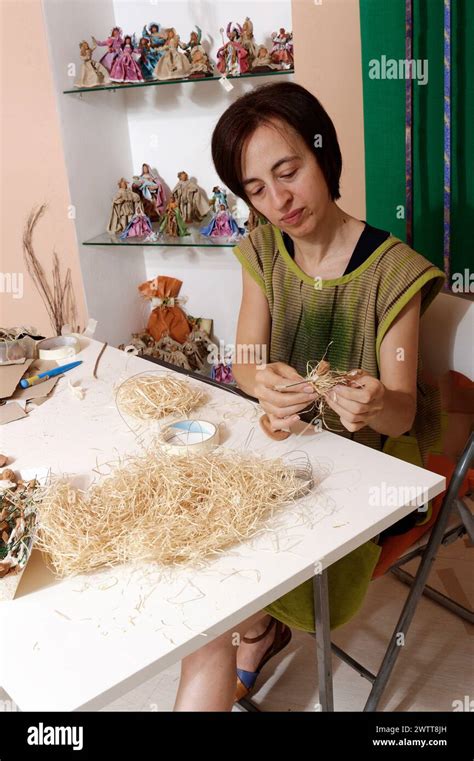 Artiscrafting hi-res stock photography and images - Alamy