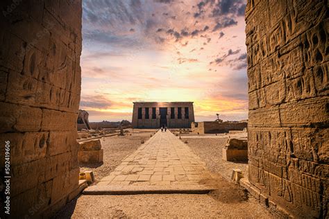 dendera egypt november    great ancient egyptian temple