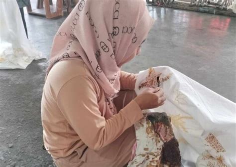 Membanggakan, Batik Khas Pati Yuliati Warno Dapat Sertifikasi ...