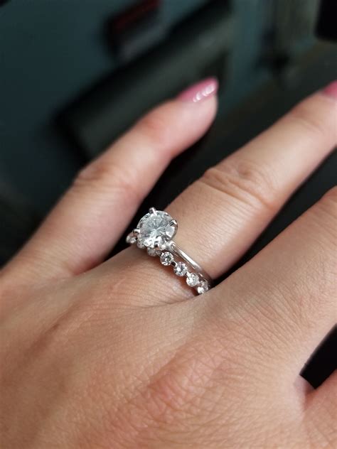 Floating Diamond Eternity Band - www.inf-inet.com