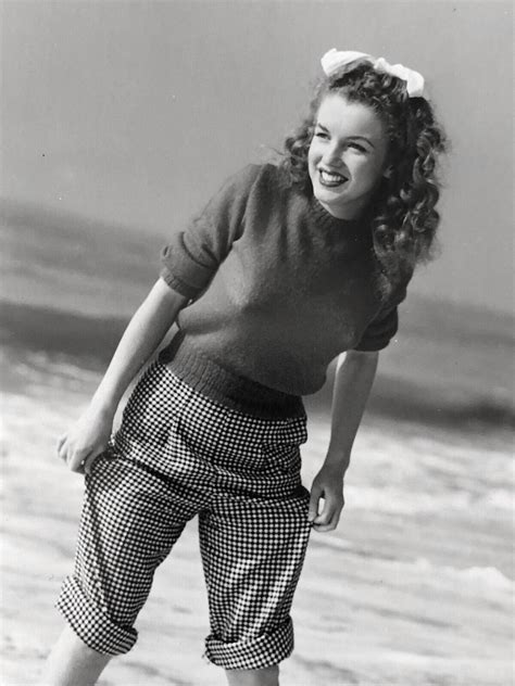 Norma Jeane photographed by Andre De Dienes, 1945. | Marilyn monroe